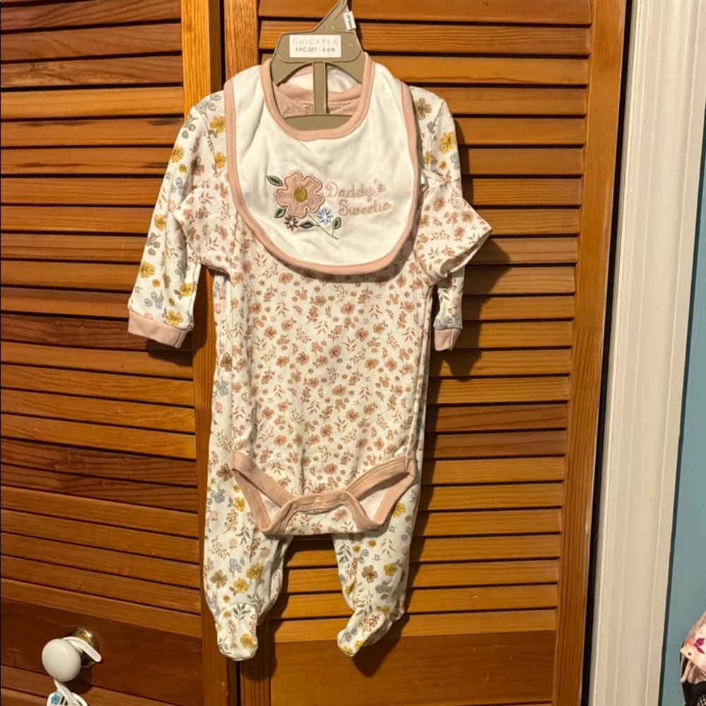 Chickpea three-piece set 3 to 6 months Floral Pink Baby One Piece with Bib